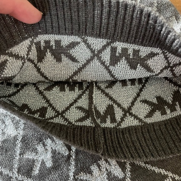 Michael Kors Gray and Black Geometric Scarf - Picture 3 of 8